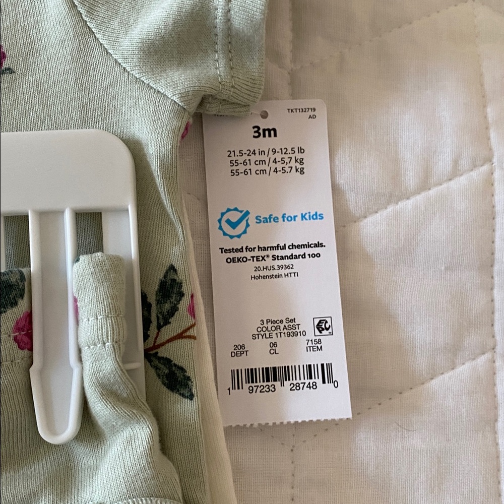 Carter’s 3-piece Bundle - Picture 2 of 4